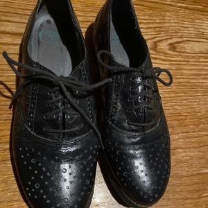 Ladies Oxford Style Shoe